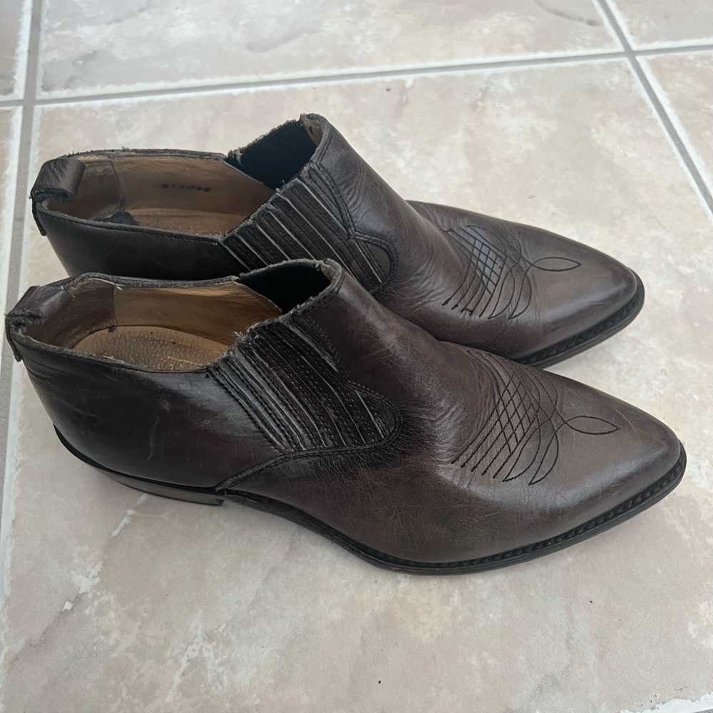 Frye Billie booties Size 9